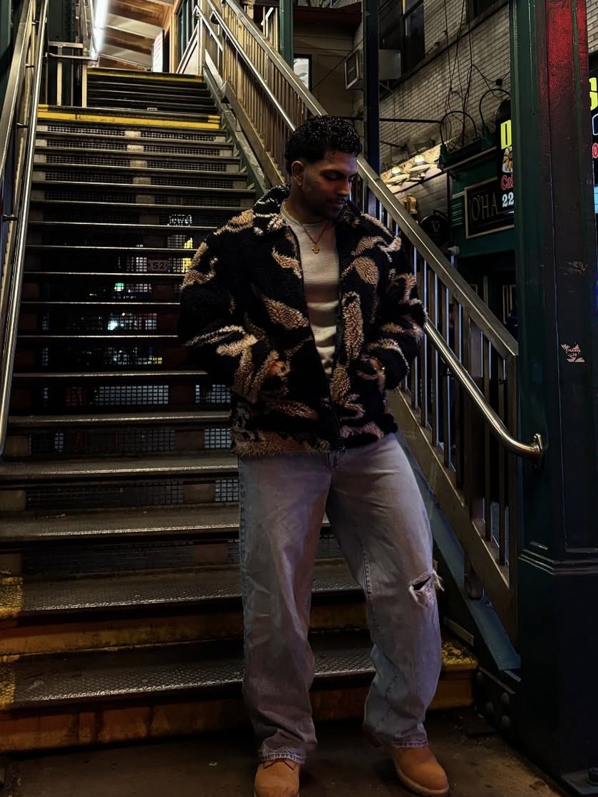 Streetwear look on a Queens subway platform